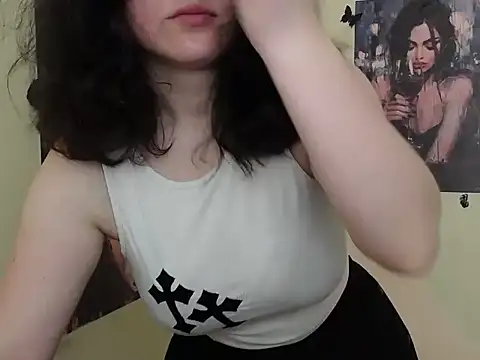 LadyAlice  online show from 05-06-26, 06:17