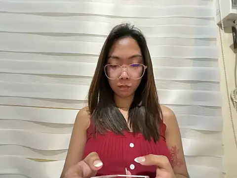 Sluttgwen69 online show from 03-11-26, 02:22