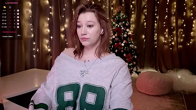 Morvelyn online show from 12-21-25, 02:19