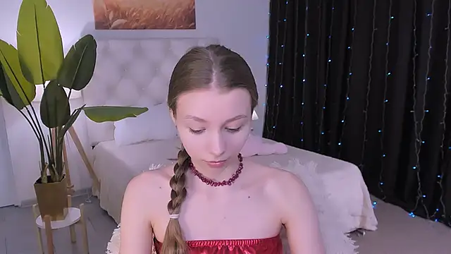 JulieDaniel online show from 03-18-26, 08:17