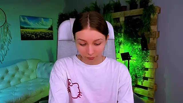 Snapshot of JulieDaniel chatting on 11-21-25, 08:13 JulieDaniel online show from 11-21-25, 08:13