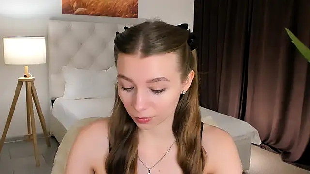 Snapshot of JulieDaniel chatting on 10-29-25, 08:13 JulieDaniel online show from 10-29-25, 08:13