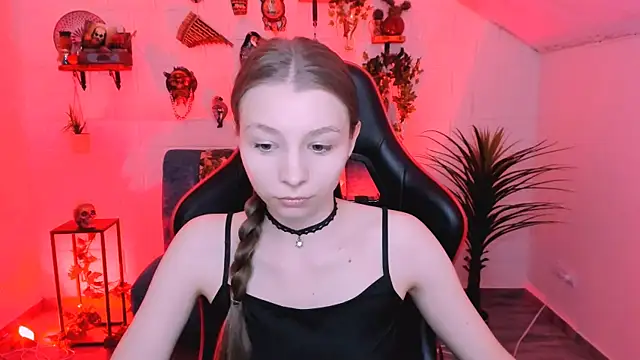 JulieDaniel online show from 04-07-26, 08:16