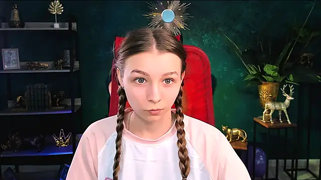 Snapshot of JulieDaniel chatting on 11-10-25, 08:41 JulieDaniel online show from 11-10-25, 08:41