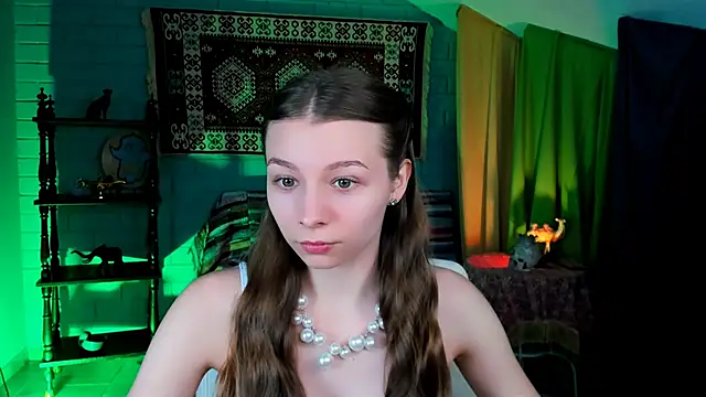 Snapshot of JulieDaniel chatting on 11-13-25, 08:07 JulieDaniel online show from 11-13-25, 08:07