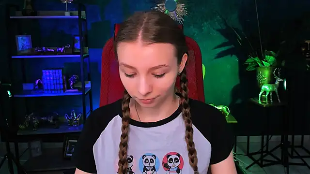 JulieDaniel online show from 05-15-26, 04:32