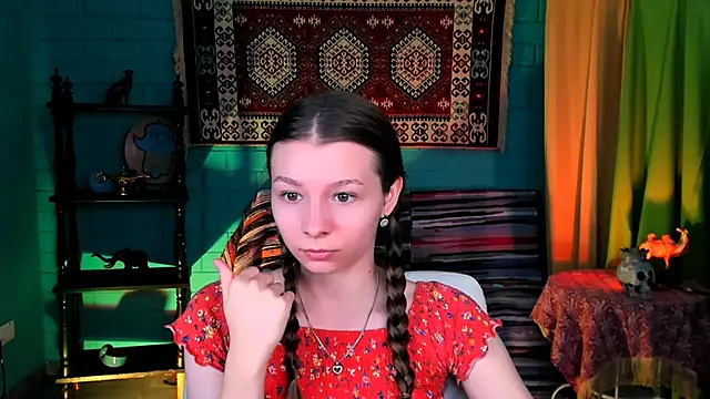 Snapshot of JulieDaniel chatting on 11-27-25, 04:13 JulieDaniel online show from 11-27-25, 04:13