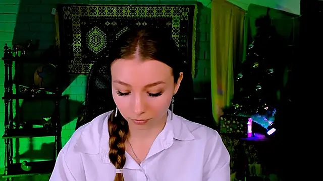 Snapshot of JulieDaniel chatting on 01-12-26, 08:32 JulieDaniel online show from 01-12-26, 08:32