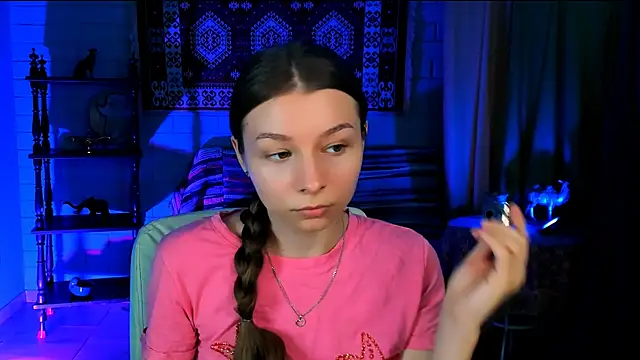 Snapshot of JulieDaniel chatting on 12-04-25, 04:22 JulieDaniel online show from 12-04-25, 04:22