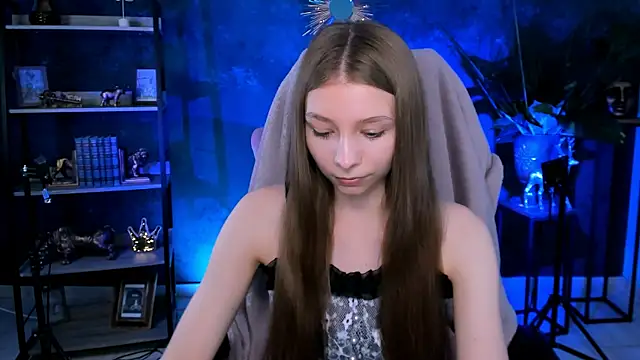 JulieDaniel online show from 06-18-26, 04:11