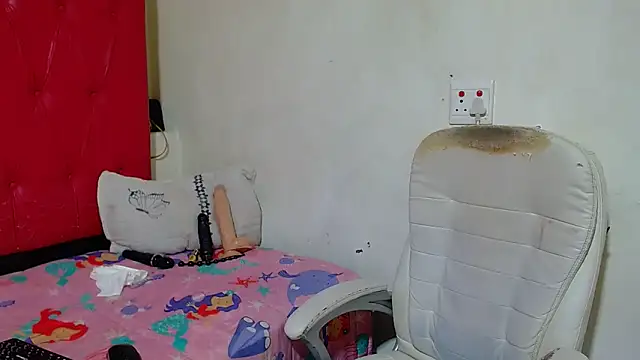 SexyChantyBabe25 online show from 03-27-26, 09:27