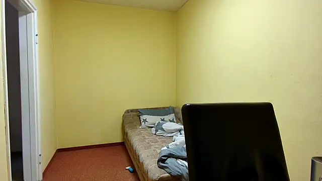 Snapshot of k74robert chatting on 04-08-26, 03:46 k74robert online show from 04-08-26, 03:46