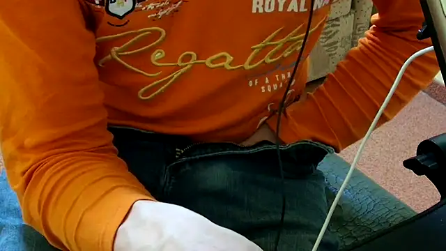 Snapshot of k74robert chatting on 04-07-26, 05:26 k74robert online show from 04-07-26, 05:26