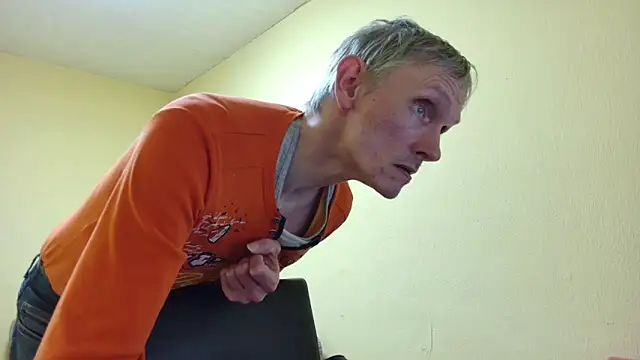 Snapshot of k74robert chatting on 02-05-26, 04:36 k74robert online show from 02-05-26, 04:36