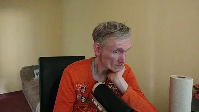 Snapshot of k74robert chatting on 02-10-26, 12:59 k74robert online show from 02-10-26, 12:59