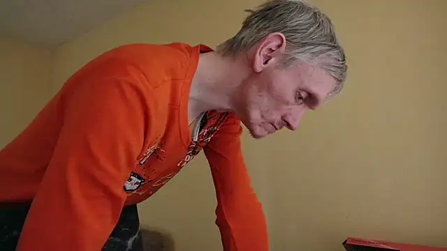 Snapshot of k74robert chatting on 02-03-26, 10:31 k74robert online show from 02-03-26, 10:31