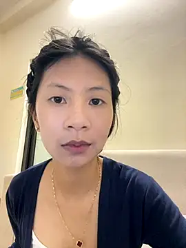 Snapshot of Lil-Gi chatting on 10-01-25, 02:32 Lil-Gi online show from 10-01-25, 02:32