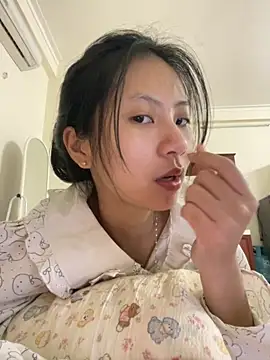 Lil-Gi online show from 11-28-25, 03:23