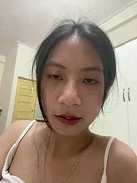 Snapshot of Lil-Gi chatting on 09-11-25, 03:34 Lil-Gi online show from 09-11-25, 03:34