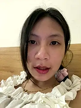 Snapshot of Lil-Gi chatting on 09-15-25, 03:34 Lil-Gi online show from 09-15-25, 03:34