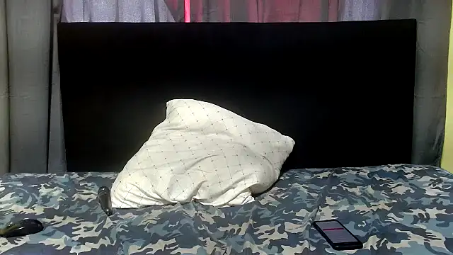 DarkBubble18 online show from 10-15-25, 01:30