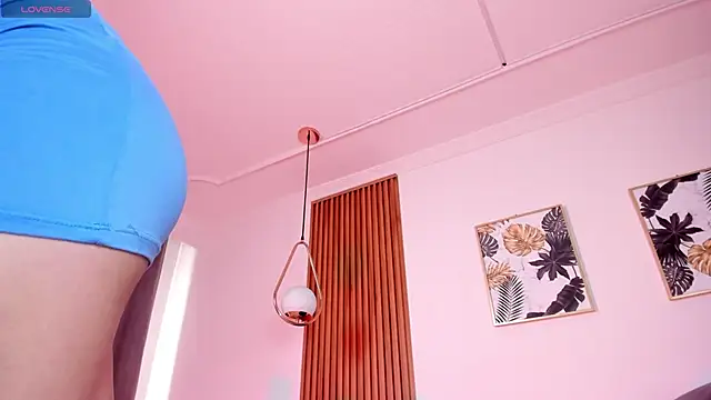 NicolWhite online show from 10-16-25, 01:08