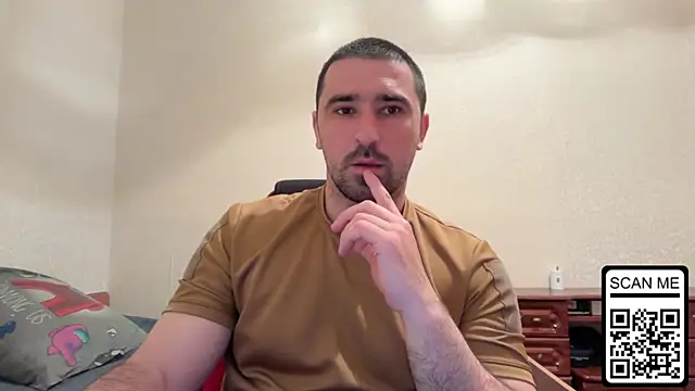 Snapshot of Hard_to_Obey chatting on 05-12-26, 06:14 Hard to Obey online show from 05-12-26, 06:14