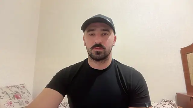Snapshot of Hard_to_Obey chatting on 10-16-25, 06:16 Hard to Obey online show from 10-16-25, 06:16