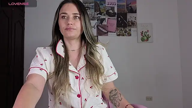 Veronika  Winslow  online show from 02-25-26, 09:20