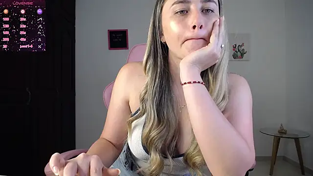 Veronika  Winslow  online show from 09-18-25, 05:54