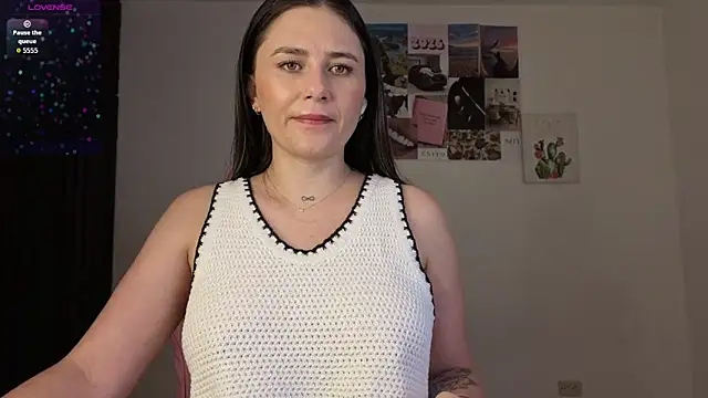 Veronika  Winslow  online show from 06-16-26, 08:03