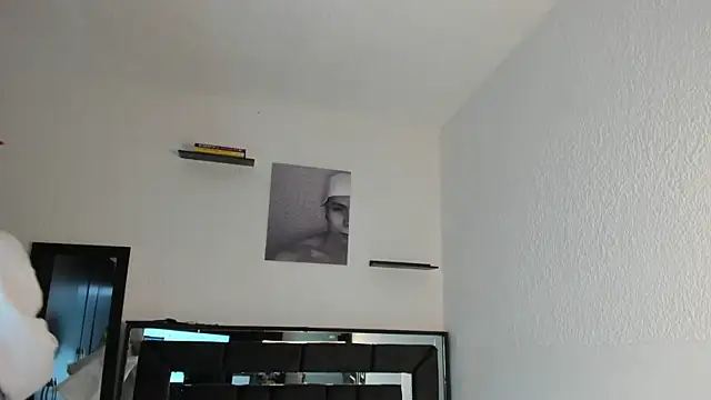 Thiago Divine  online show from 09-11-25, 01:11