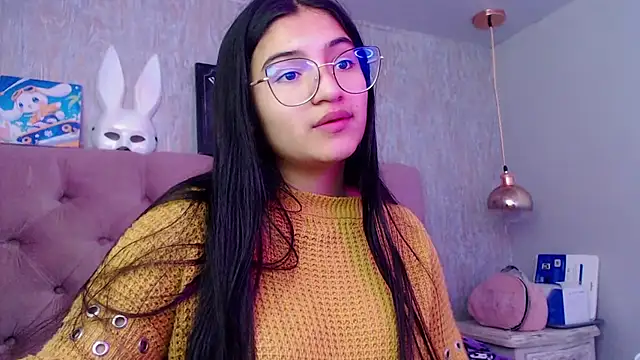 Snapshot of laurenelove chatting on 11-14-25, 04:05 laurenelove online show from 11-14-25, 04:05