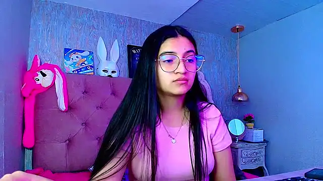 Snapshot of laurenelove chatting on 12-04-25, 03:49 laurenelove online show from 12-04-25, 03:49