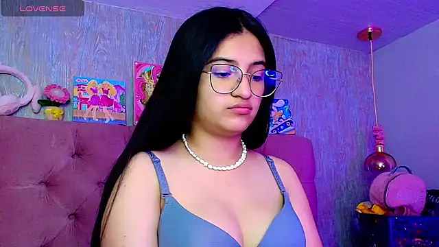 Snapshot of laurenelove chatting on 01-11-26, 05:14 laurenelove online show from 01-11-26, 05:14