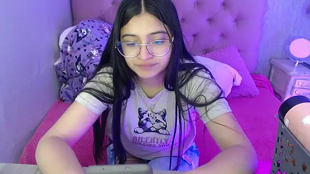 laurenelove online show from 10-15-25, 03:05