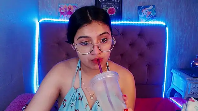 laurenelove online show from 10-02-25, 03:32