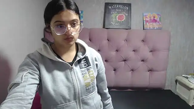 laurenelove online show from 10-05-25, 03:19
