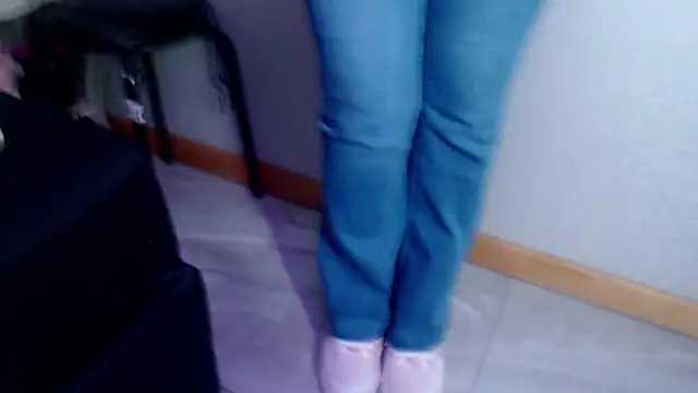 laurenelove online show from 10-08-25, 02:24