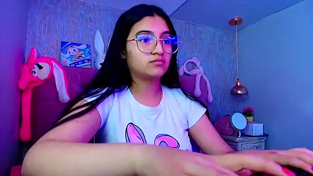 Snapshot of laurenelove chatting on 12-03-25, 03:51 laurenelove online show from 12-03-25, 03:51