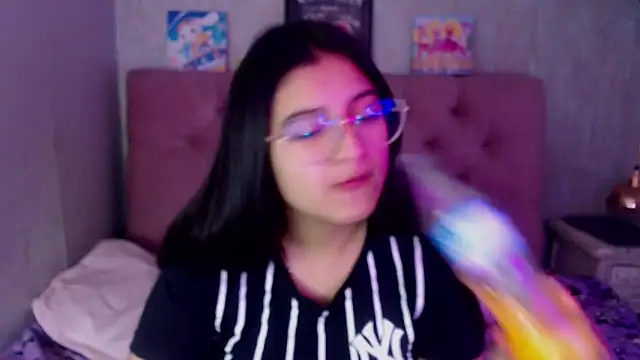 laurenelove online show from 09-19-25, 02:26
