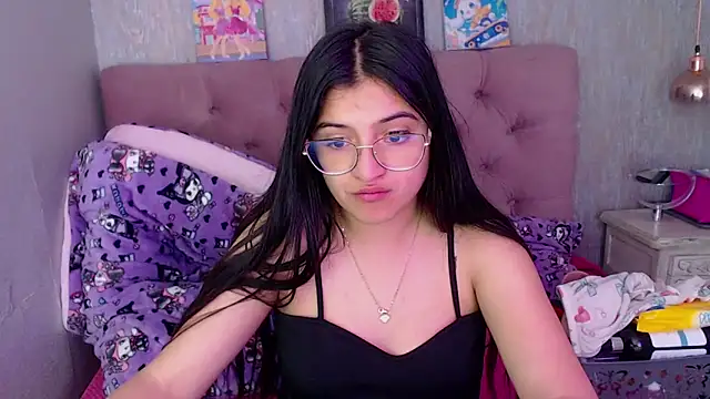 laurenelove online show from 10-24-25, 04:22