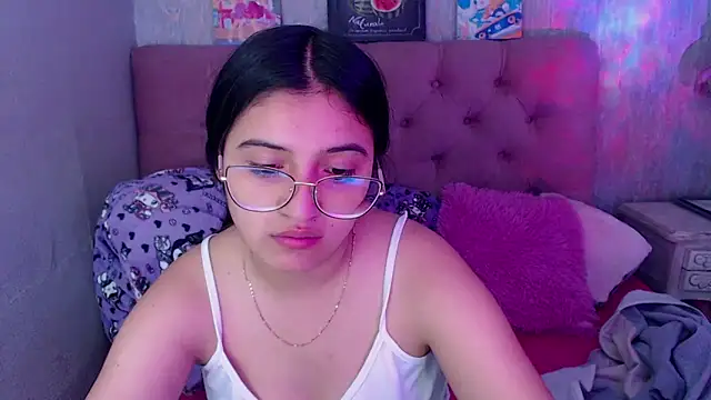 laurenelove online show from 10-18-25, 03:52