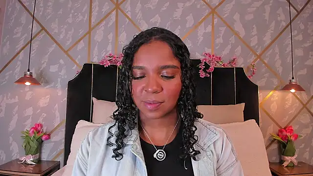 Snapshot of LisaMendez chatting on 04-19-26, 04:02 LisaMendez online show from 04-19-26, 04:02