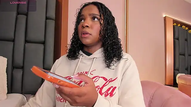 LisaMendez online show from 12-03-25, 04:35