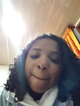 LisaMendez online show from 10-19-25, 04:43