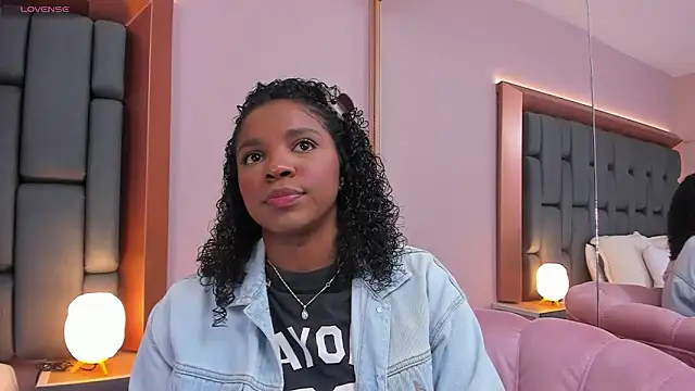 LisaMendez online show from 02-25-26, 03:40