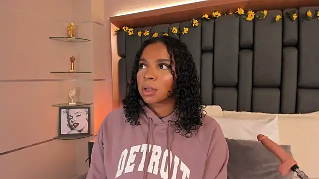 LisaMendez online show from 11-21-25, 11:04