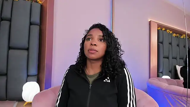 LisaMendez online show from 11-19-25, 01:05