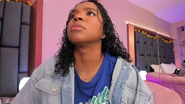 LisaMendez online show from 12-16-25, 03:55